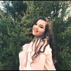 Meet your Posher, Savannah rose